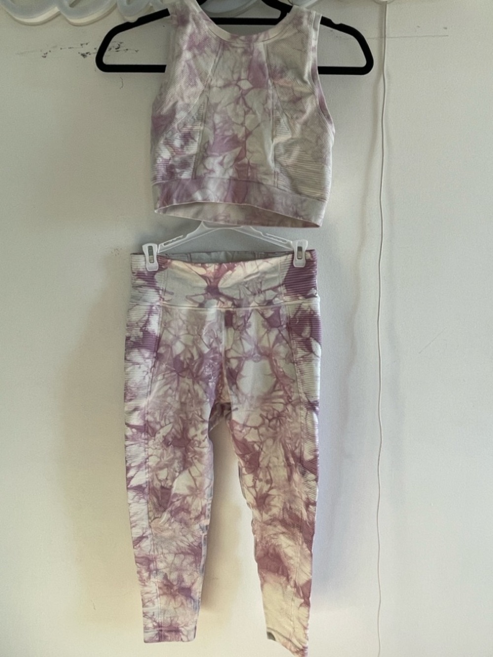 MATCHING SET aerie Lavender Tie-Dye High-Waist Leggings & Crop Tank Set